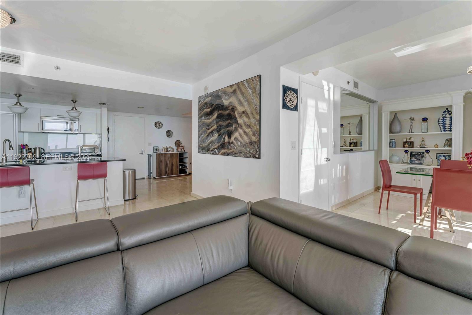 50 Biscayne Blvd #2804, Miami FL 33132