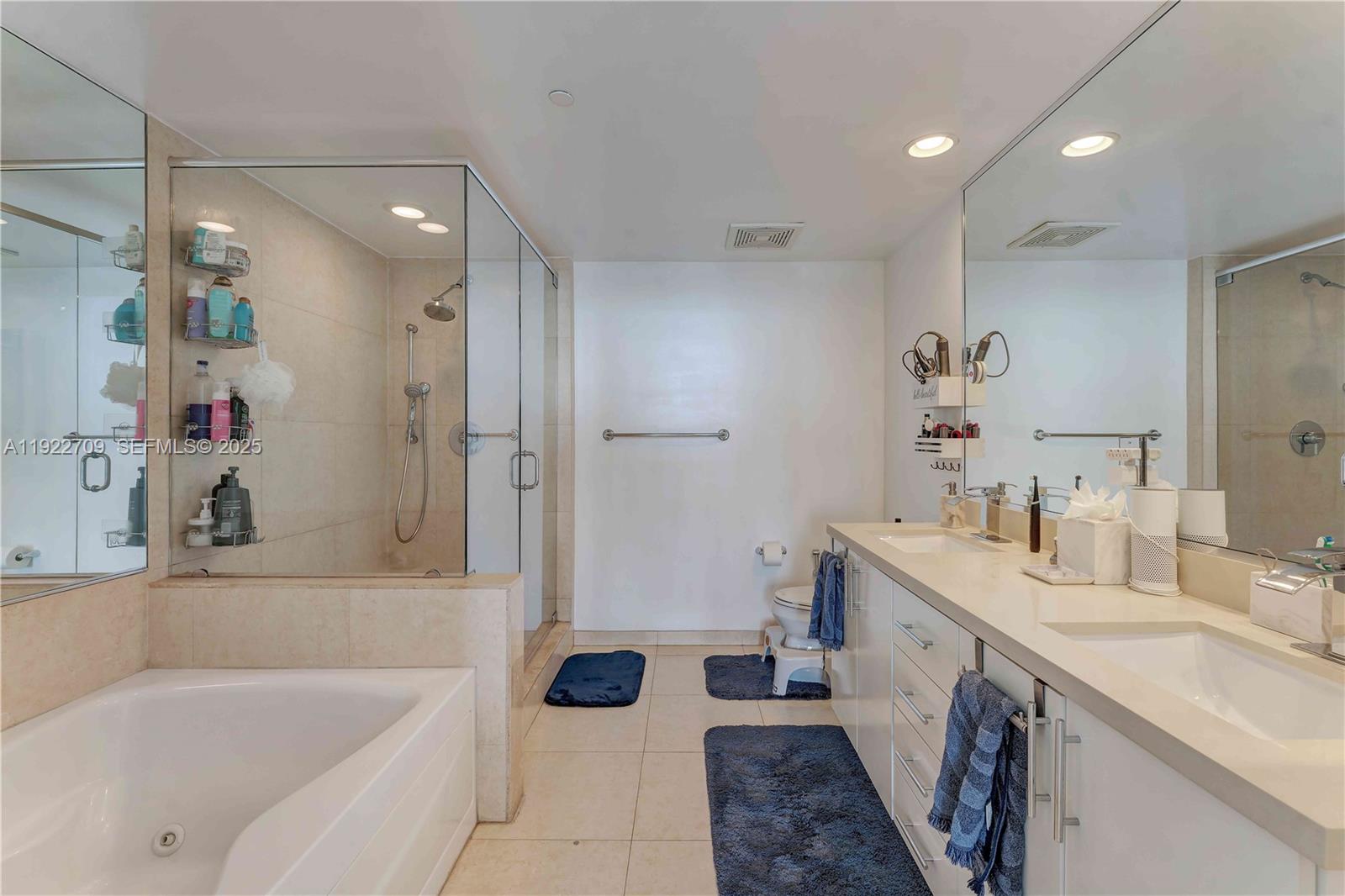 50 Biscayne Blvd #2804, Miami FL 33132