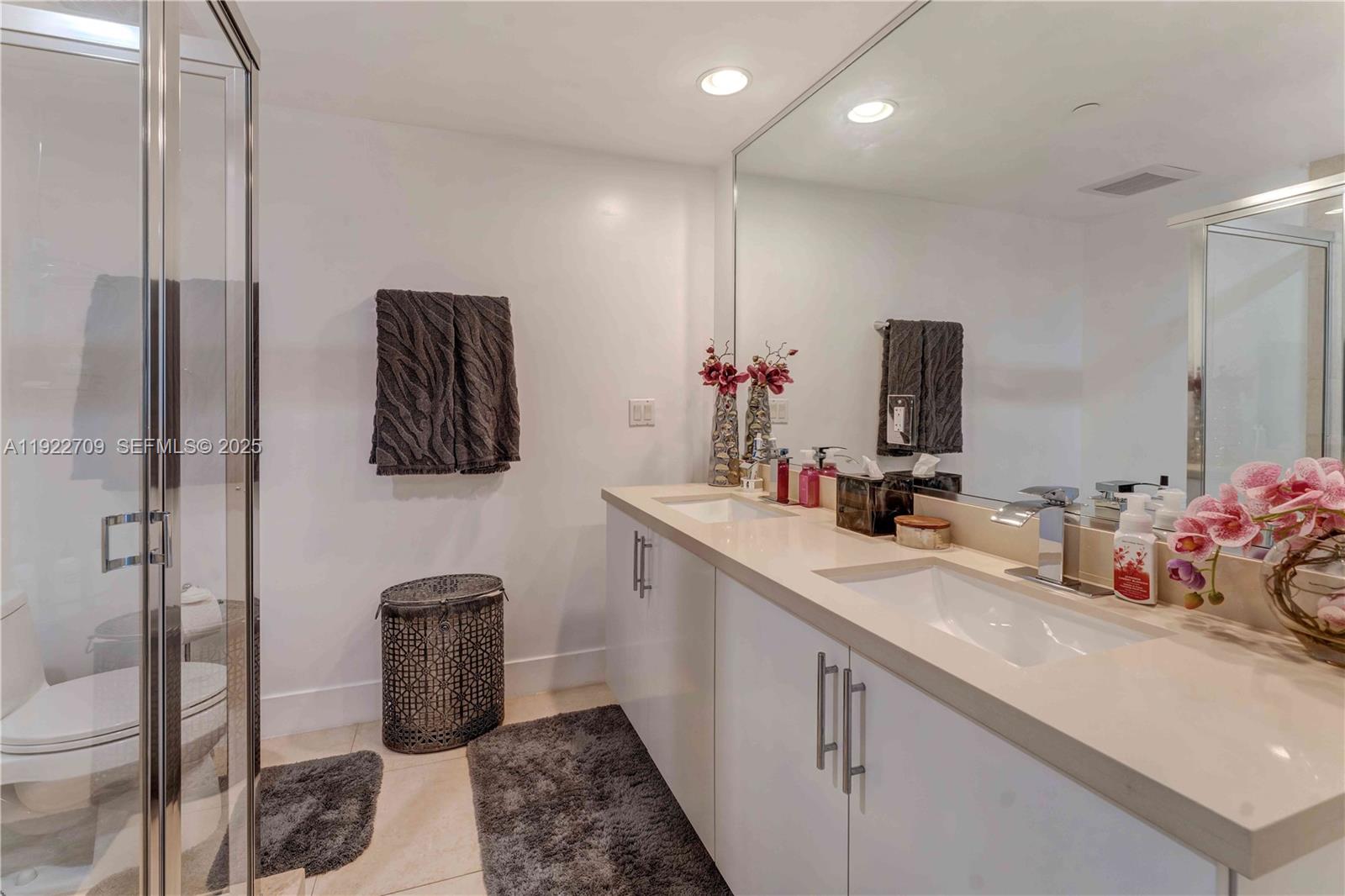 50 Biscayne Blvd #2804, Miami FL 33132