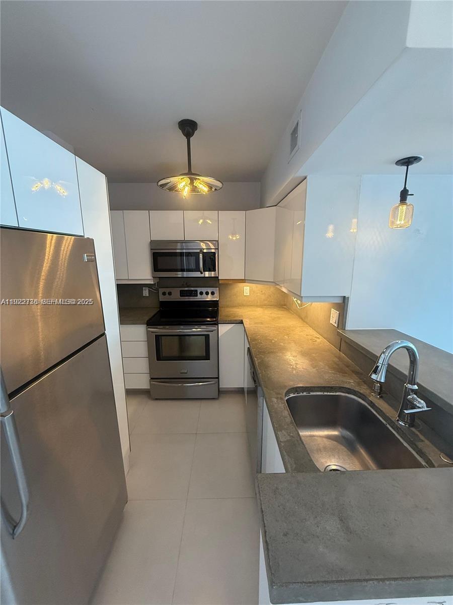 1200 West Ave #1520, Miami Beach FL 33139