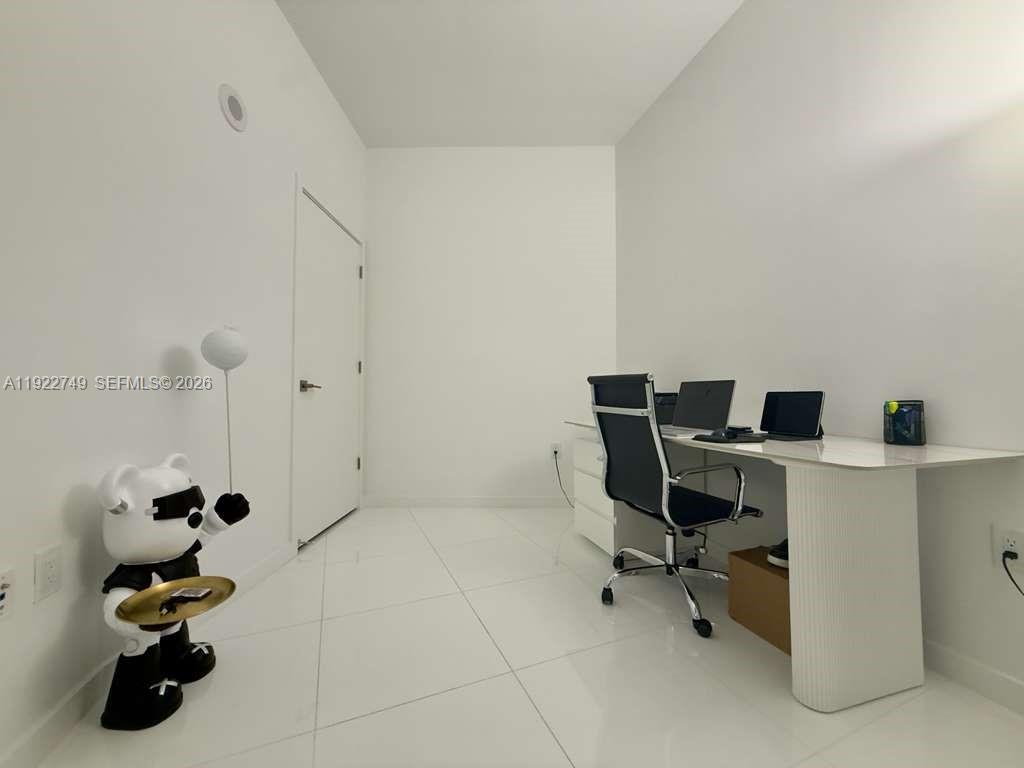 851 NE 1st Ave #3309, Miami FL 33132