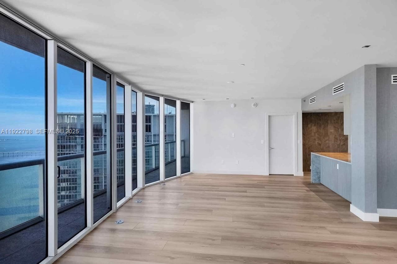 465 Brickell Ave #5701, Miami FL 33131