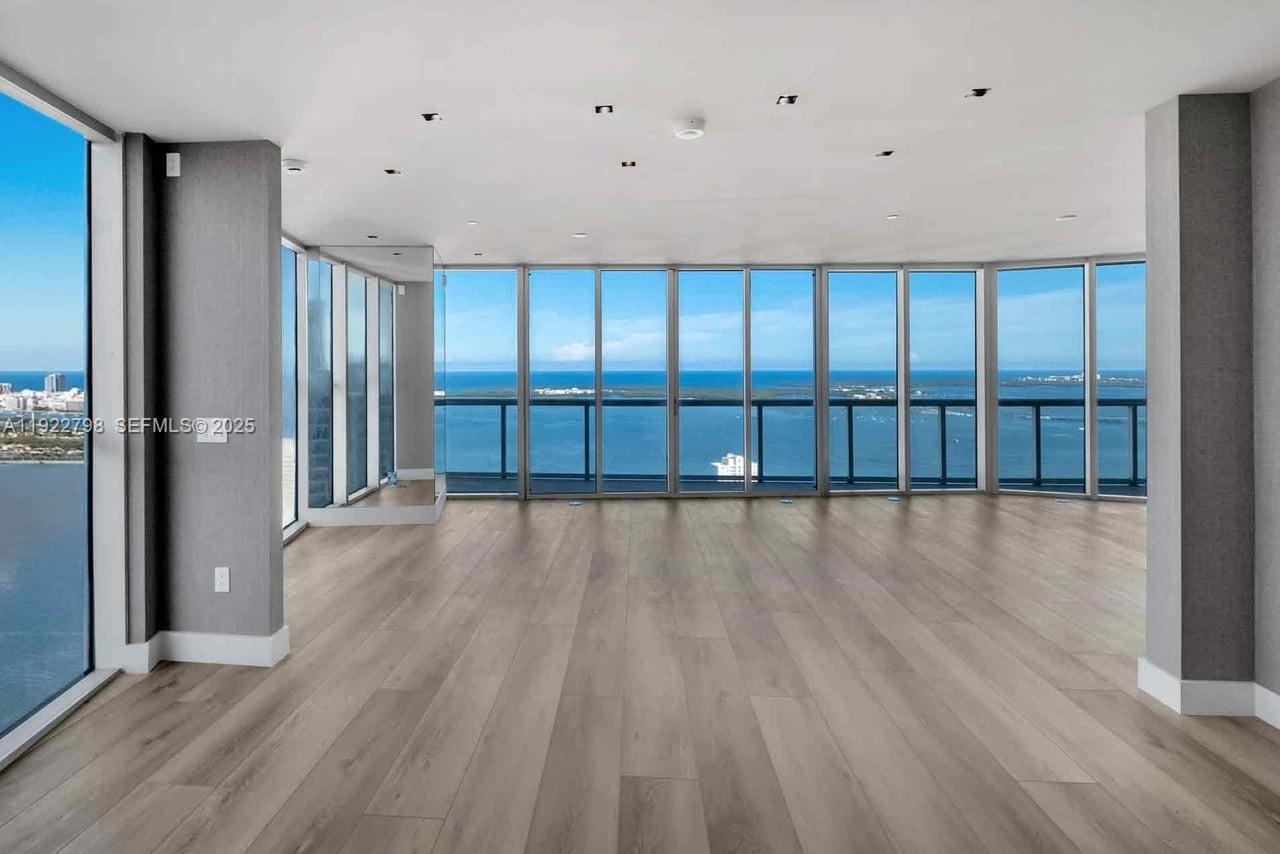 465 Brickell Ave #5701, Miami FL 33131
