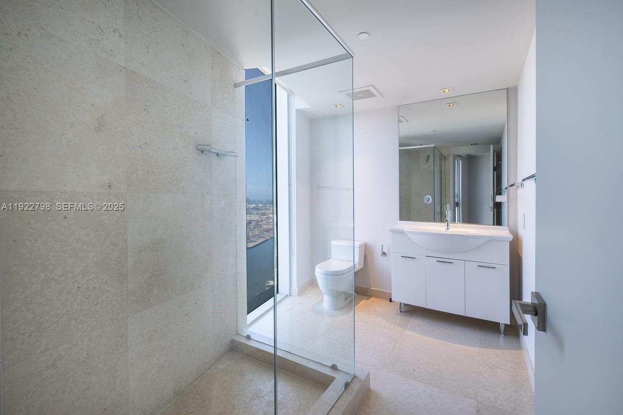 465 Brickell Ave #5701, Miami FL 33131