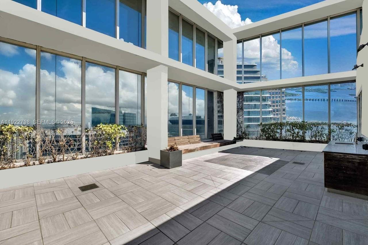 465 Brickell Ave #5701, Miami FL 33131