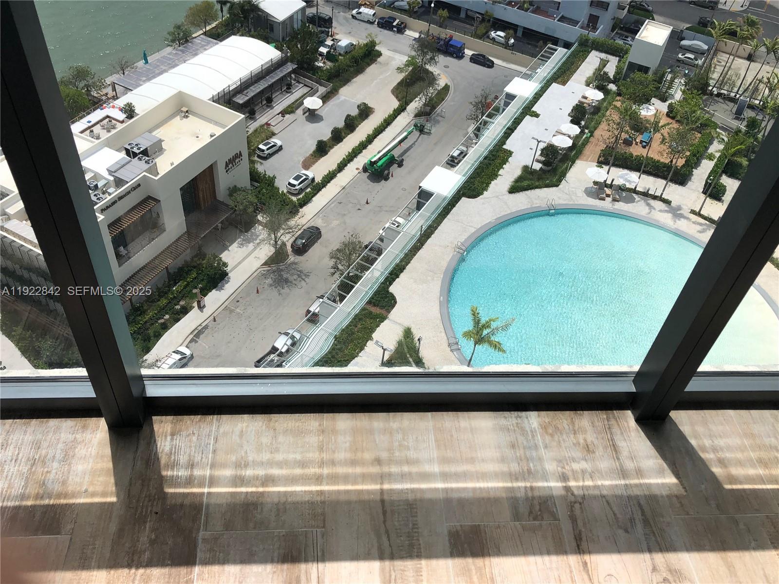 650 NE 32nd St #2006, Miami FL 33137