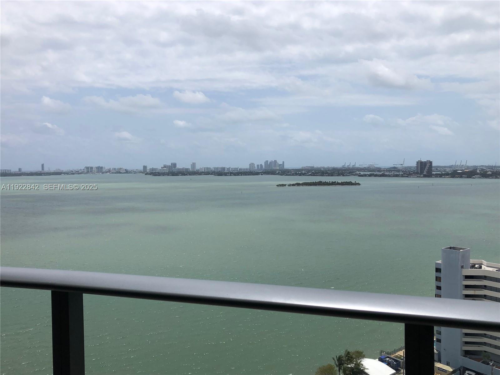 650 NE 32nd St #2006, Miami FL 33137