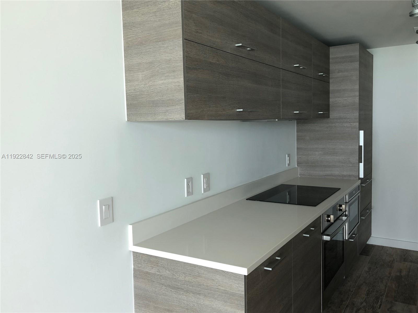 650 NE 32nd St #2006, Miami FL 33137