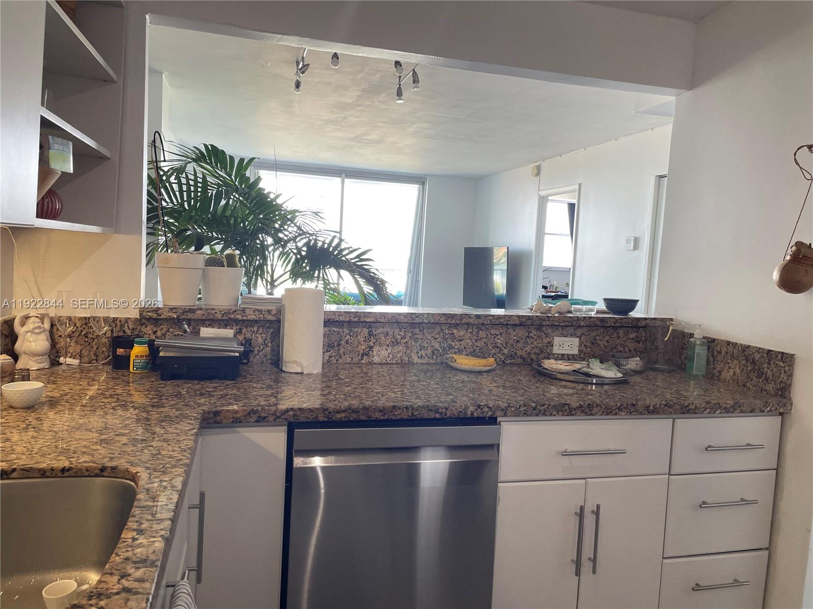 6900 Bay Dr #7A, Miami Beach FL 33141
