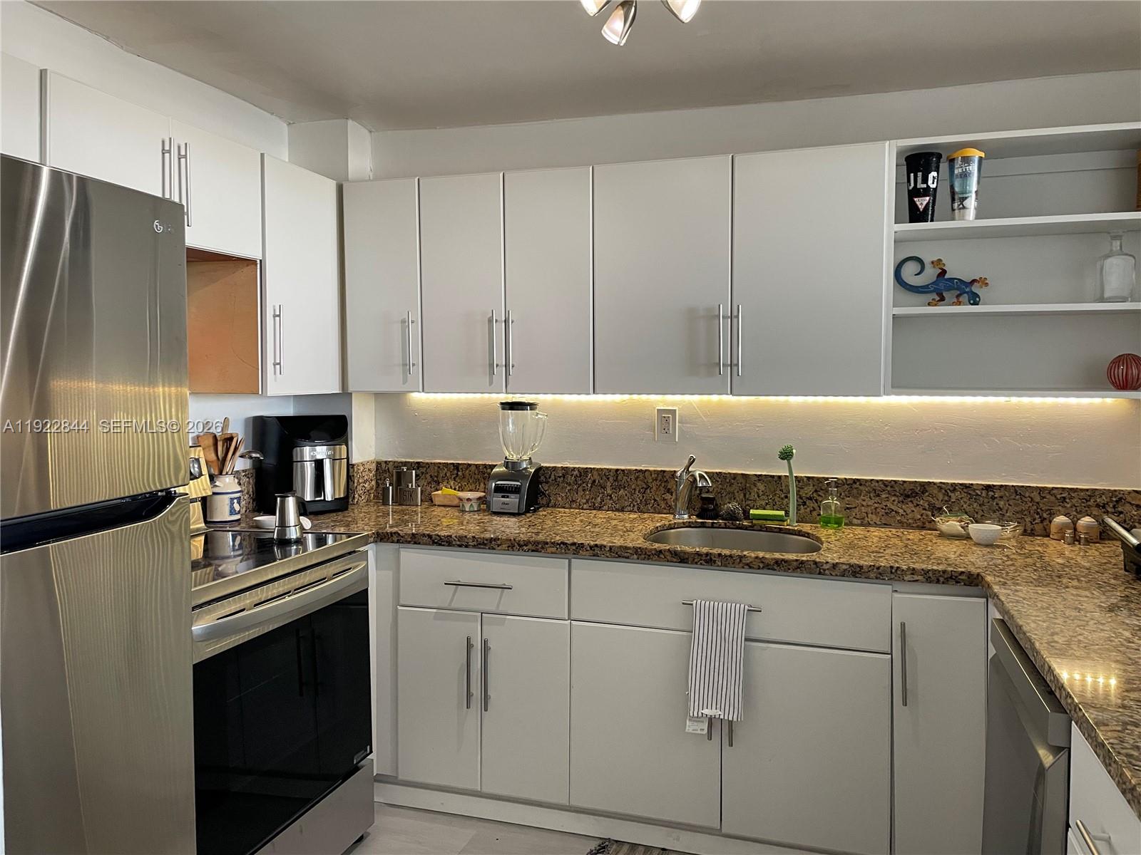 6900 Bay Dr #7A, Miami Beach FL 33141