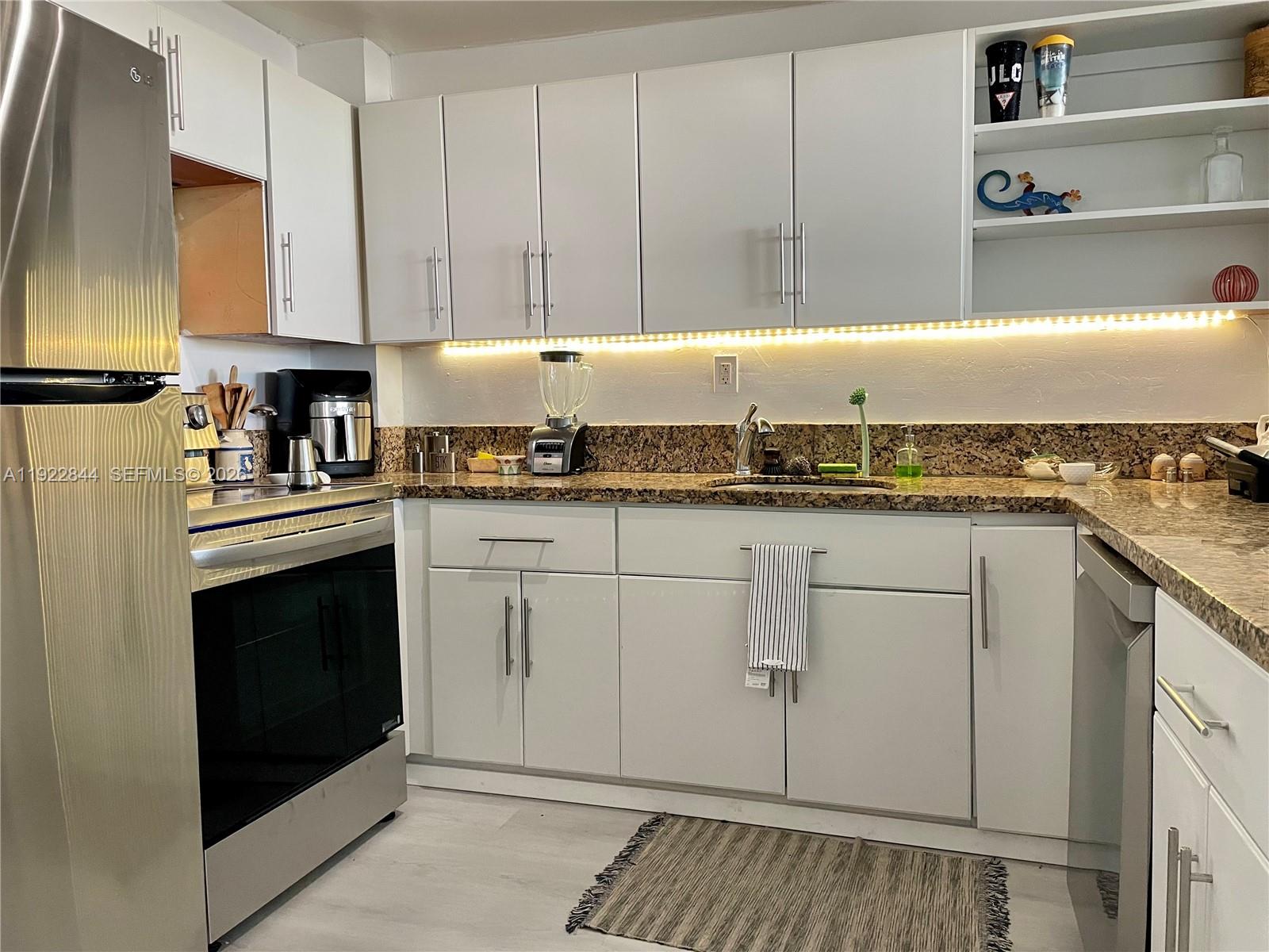 6900 Bay Dr #7A, Miami Beach FL 33141