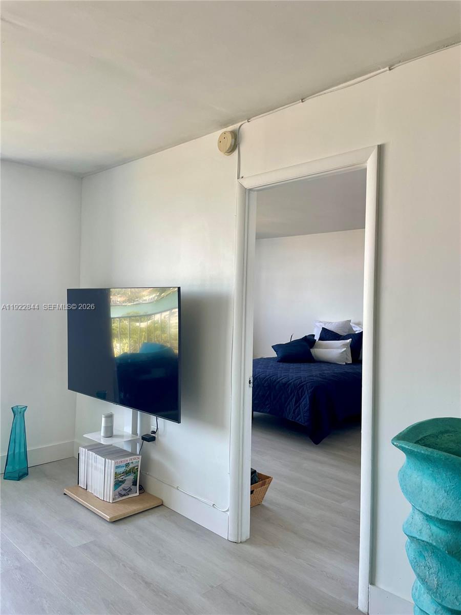 6900 Bay Dr #7A, Miami Beach FL 33141