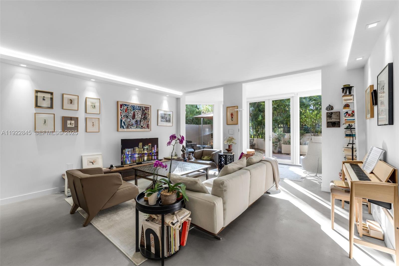 161 Crandon Blvd #125, Key Biscayne FL 33149