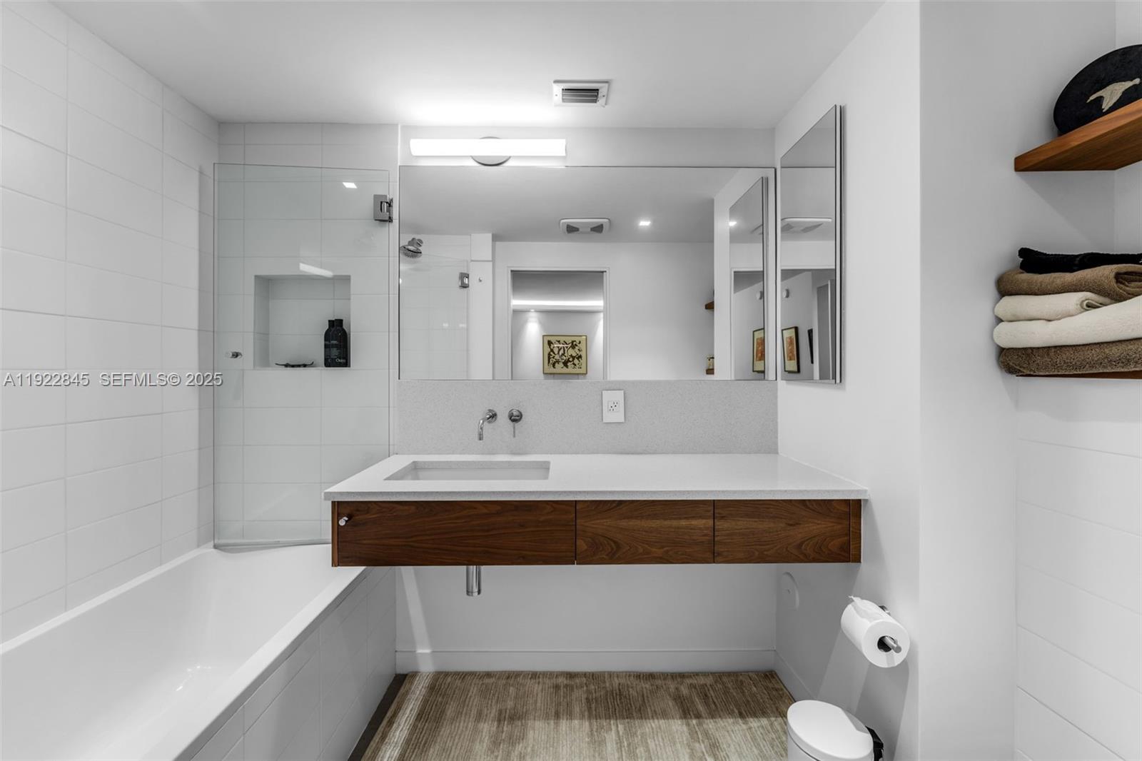 161 Crandon Blvd #125, Key Biscayne FL 33149