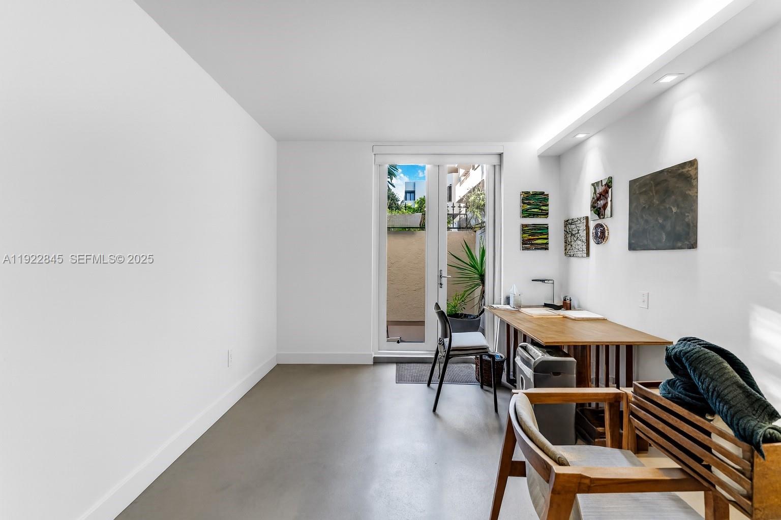161 Crandon Blvd #125, Key Biscayne FL 33149
