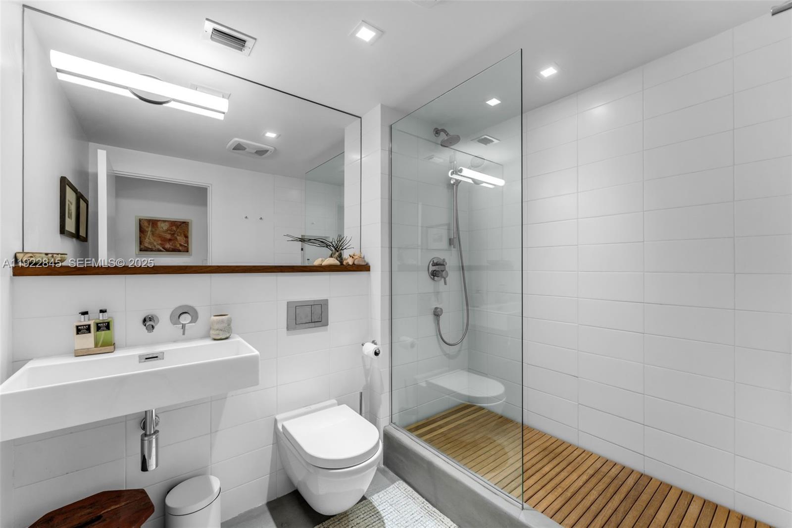 161 Crandon Blvd #125, Key Biscayne FL 33149