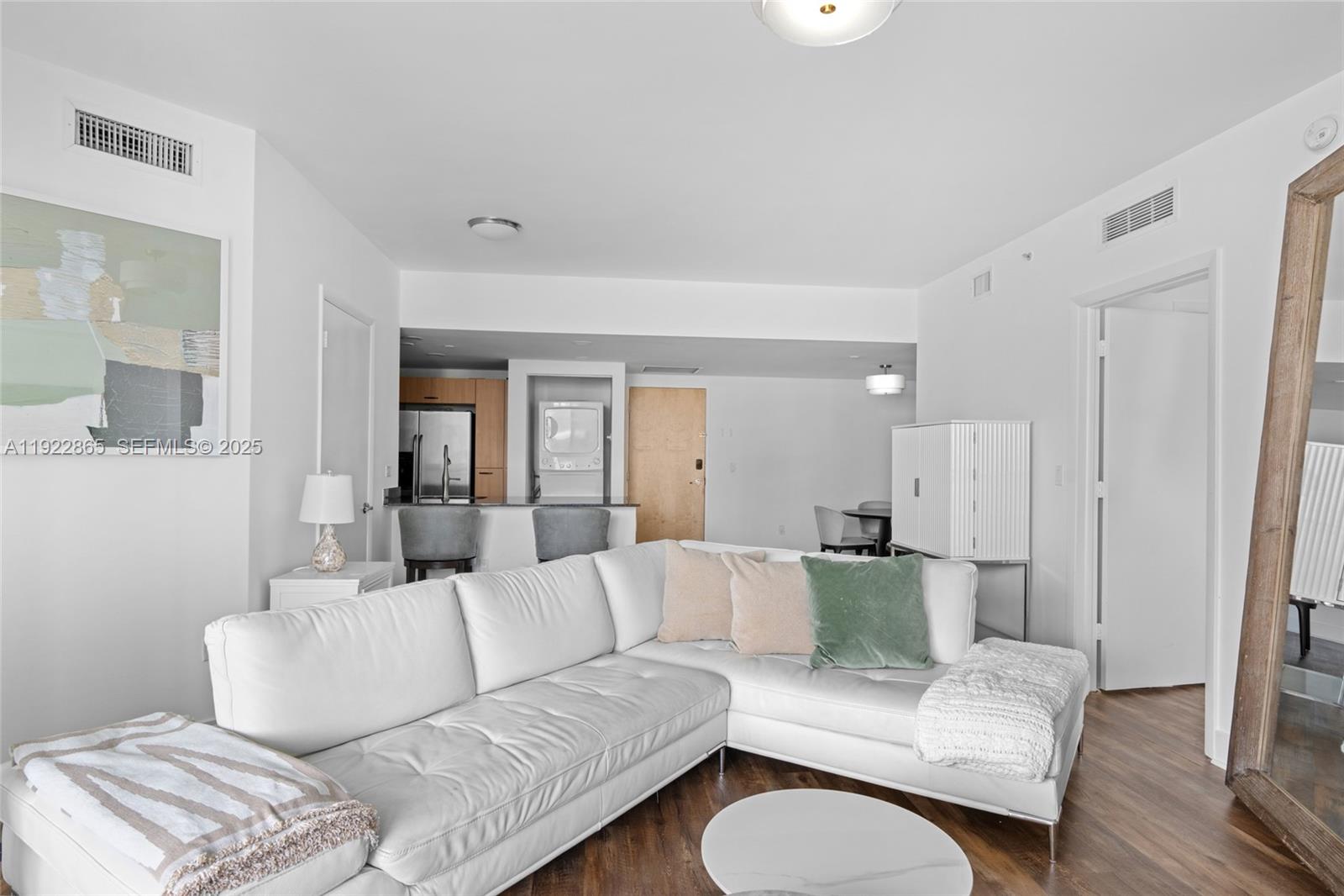 350 S Miami Ave #1803, Miami FL 33130