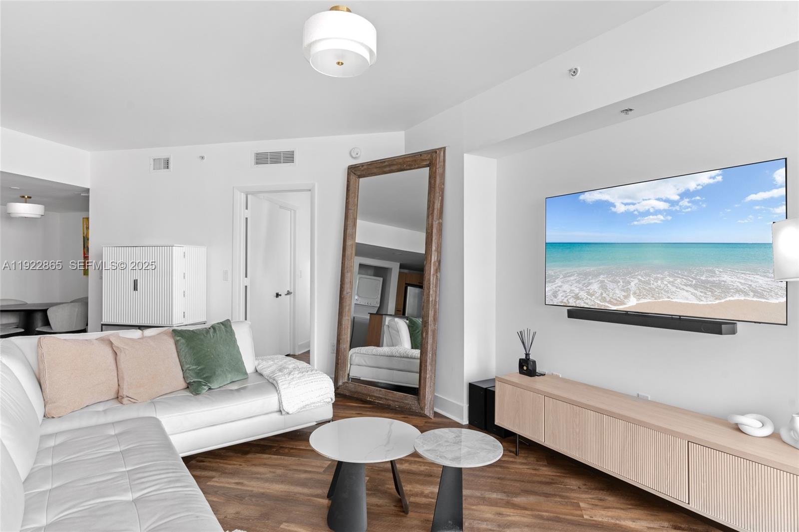 350 S Miami Ave #1803, Miami FL 33130