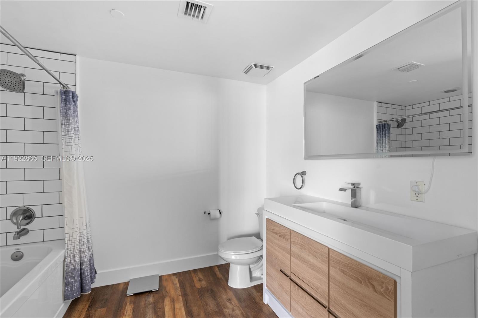 350 S Miami Ave #1803, Miami FL 33130