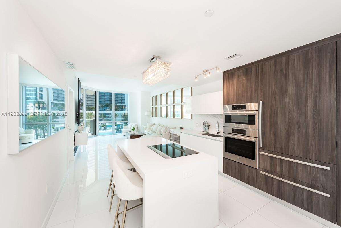 851 NE 1st Ave #905, Miami FL 33132