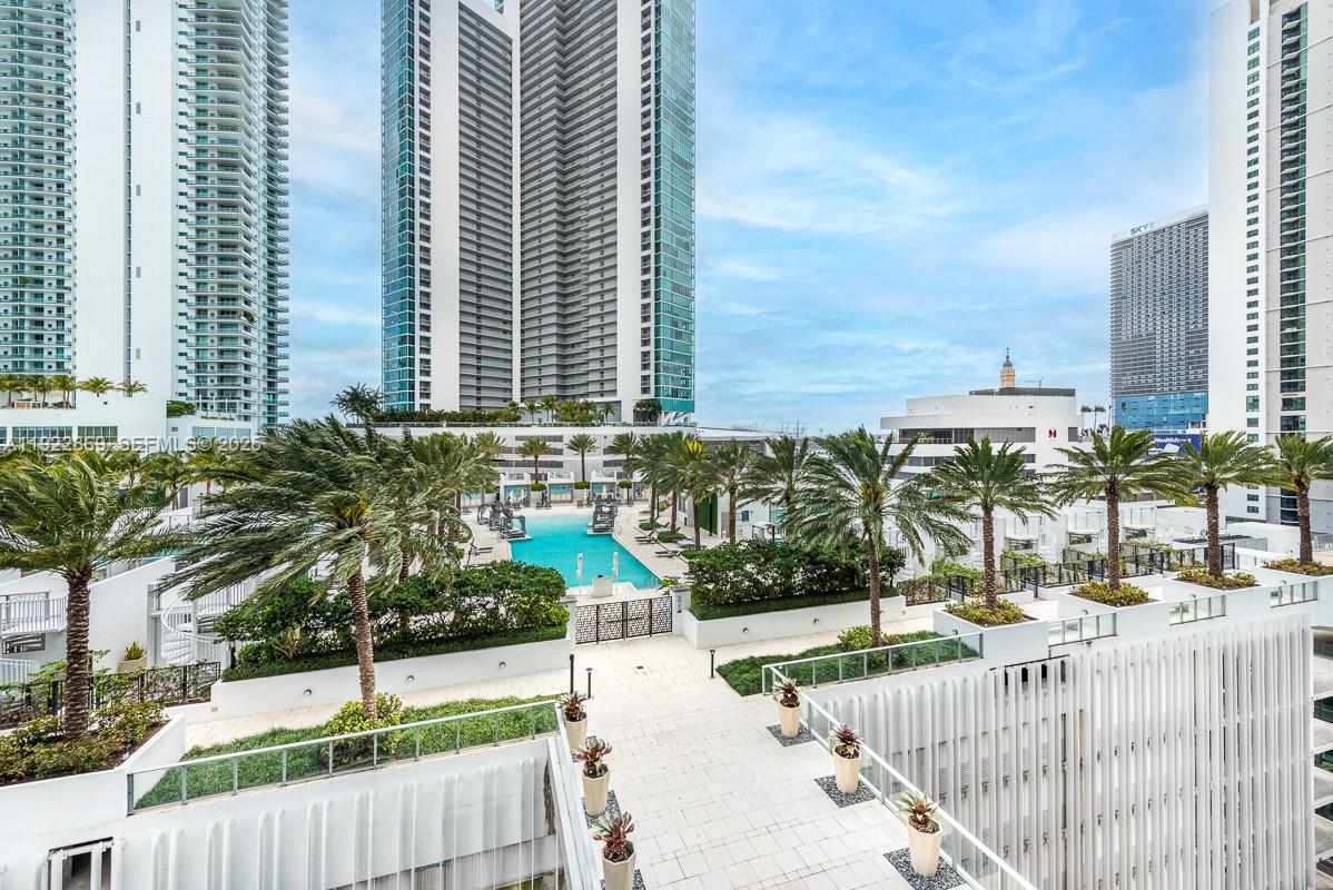 851 NE 1st Ave #905, Miami FL 33132