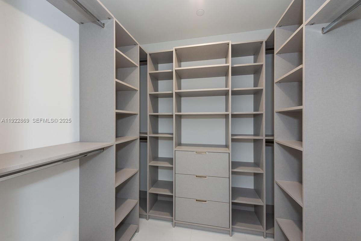 851 NE 1st Ave #905, Miami FL 33132
