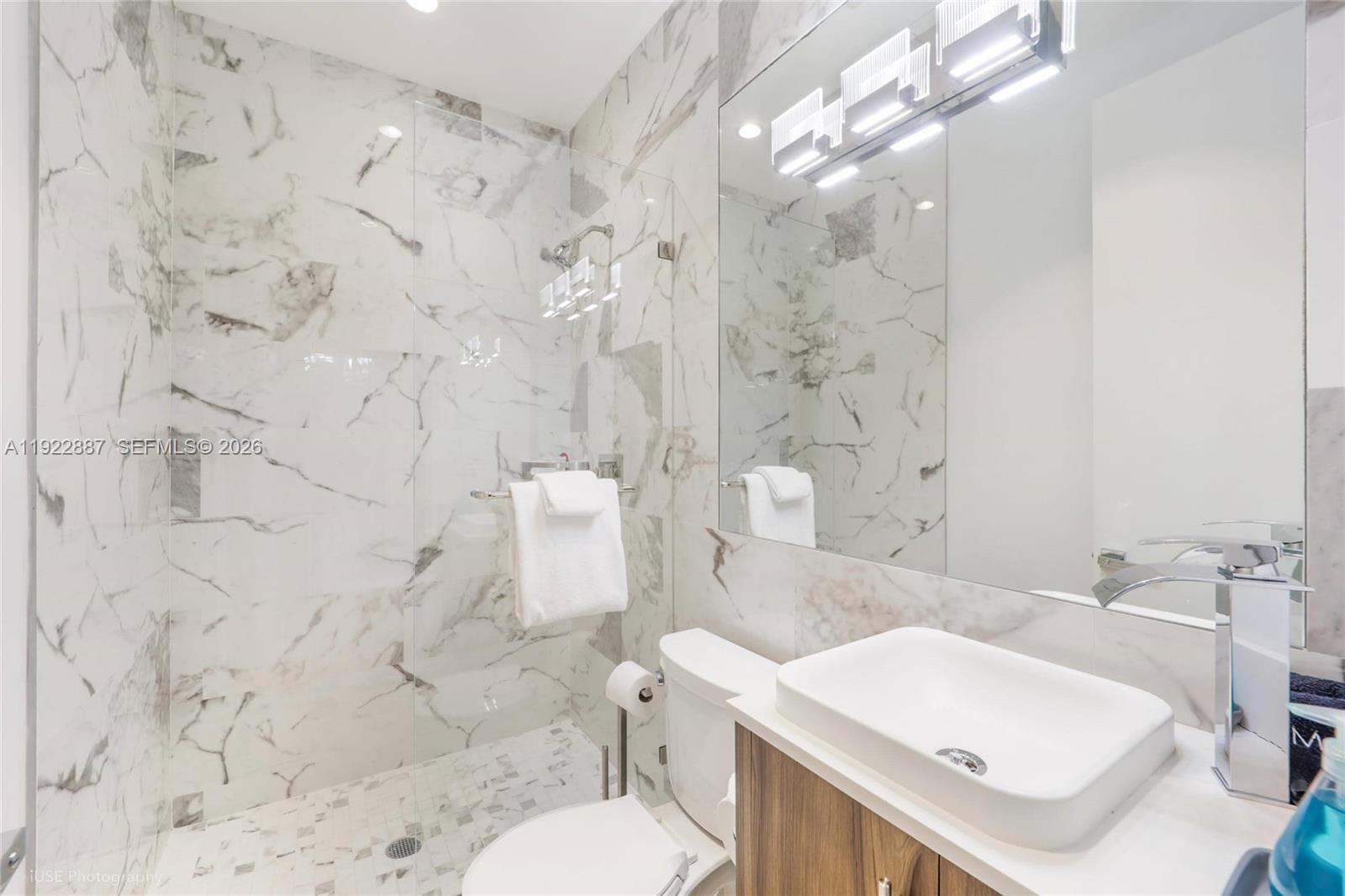 7501 Coquina Dr, North Bay Village FL 33141