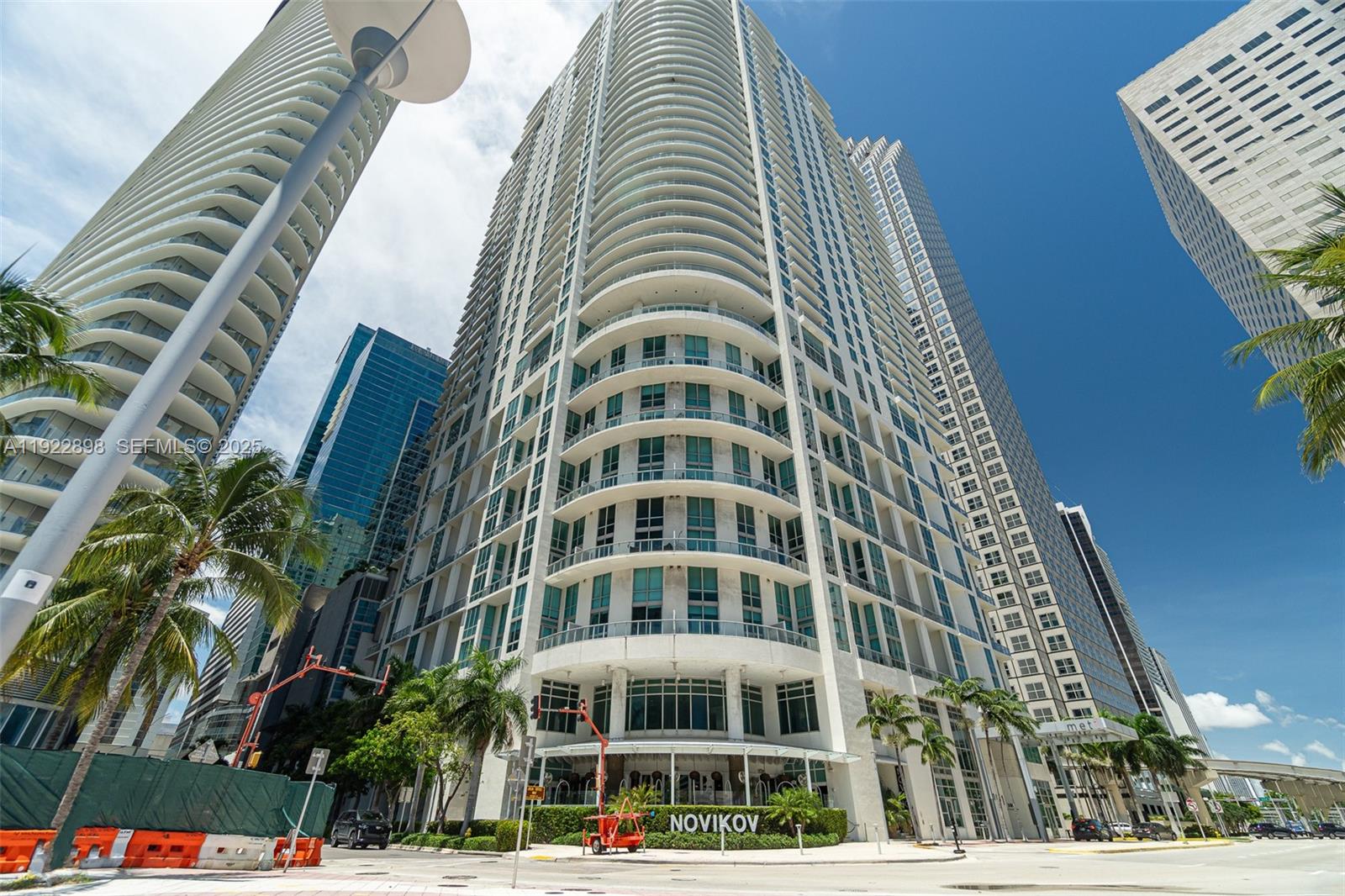 300 S Biscayne Blvd #T-1411, Miami FL 33131