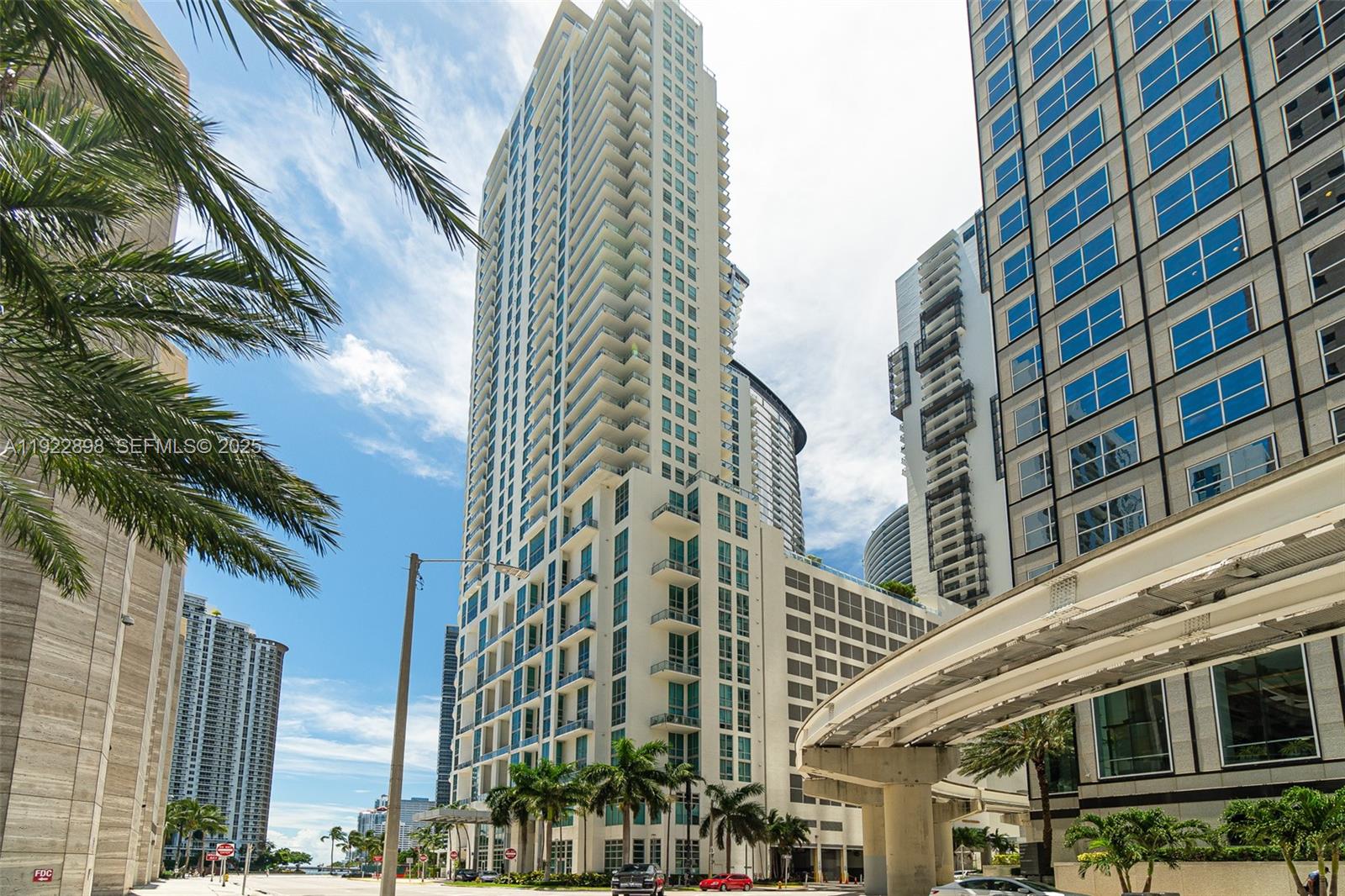 300 S Biscayne Blvd #T-1411, Miami FL 33131