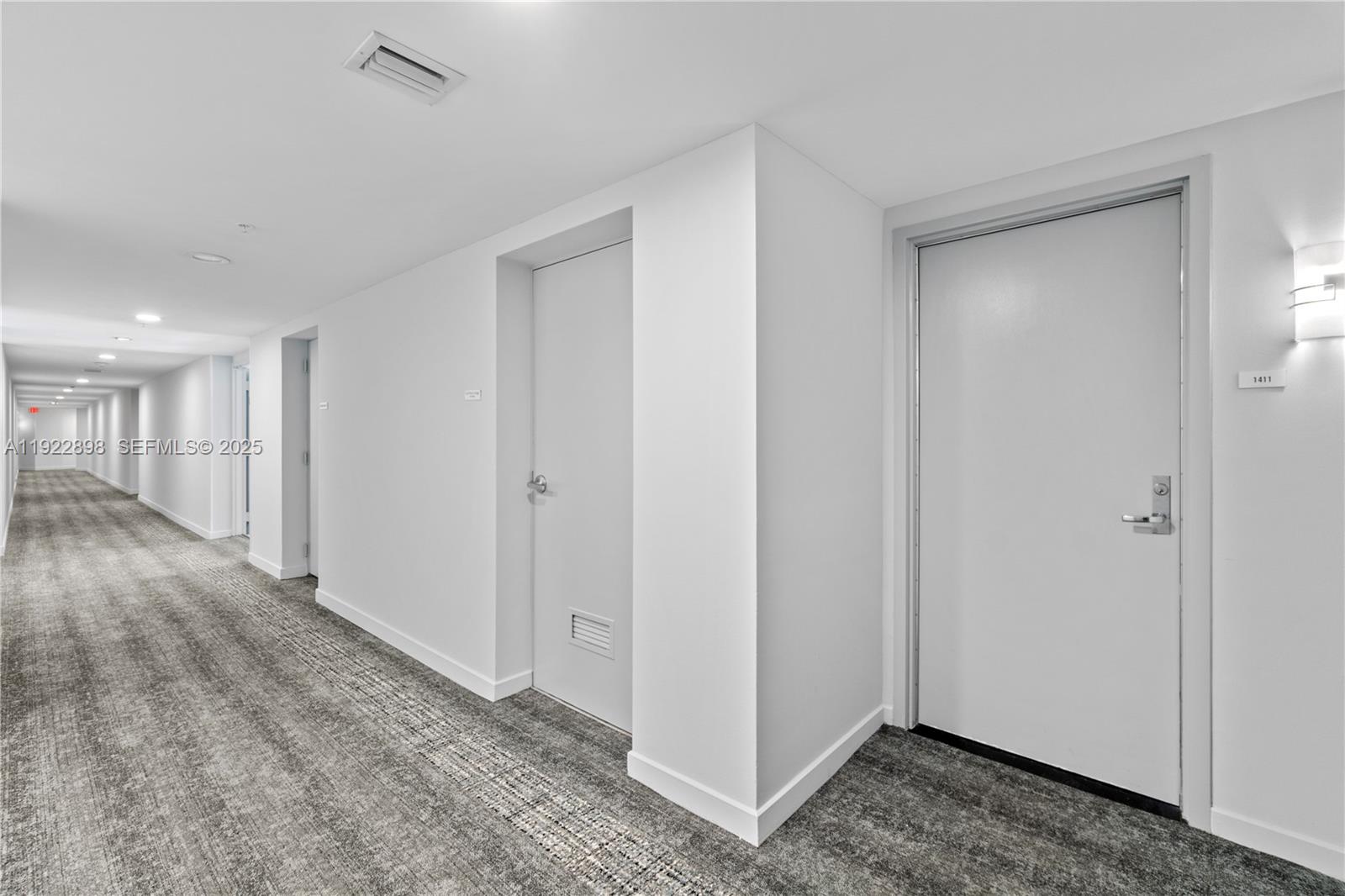 300 S Biscayne Blvd #T-1411, Miami FL 33131