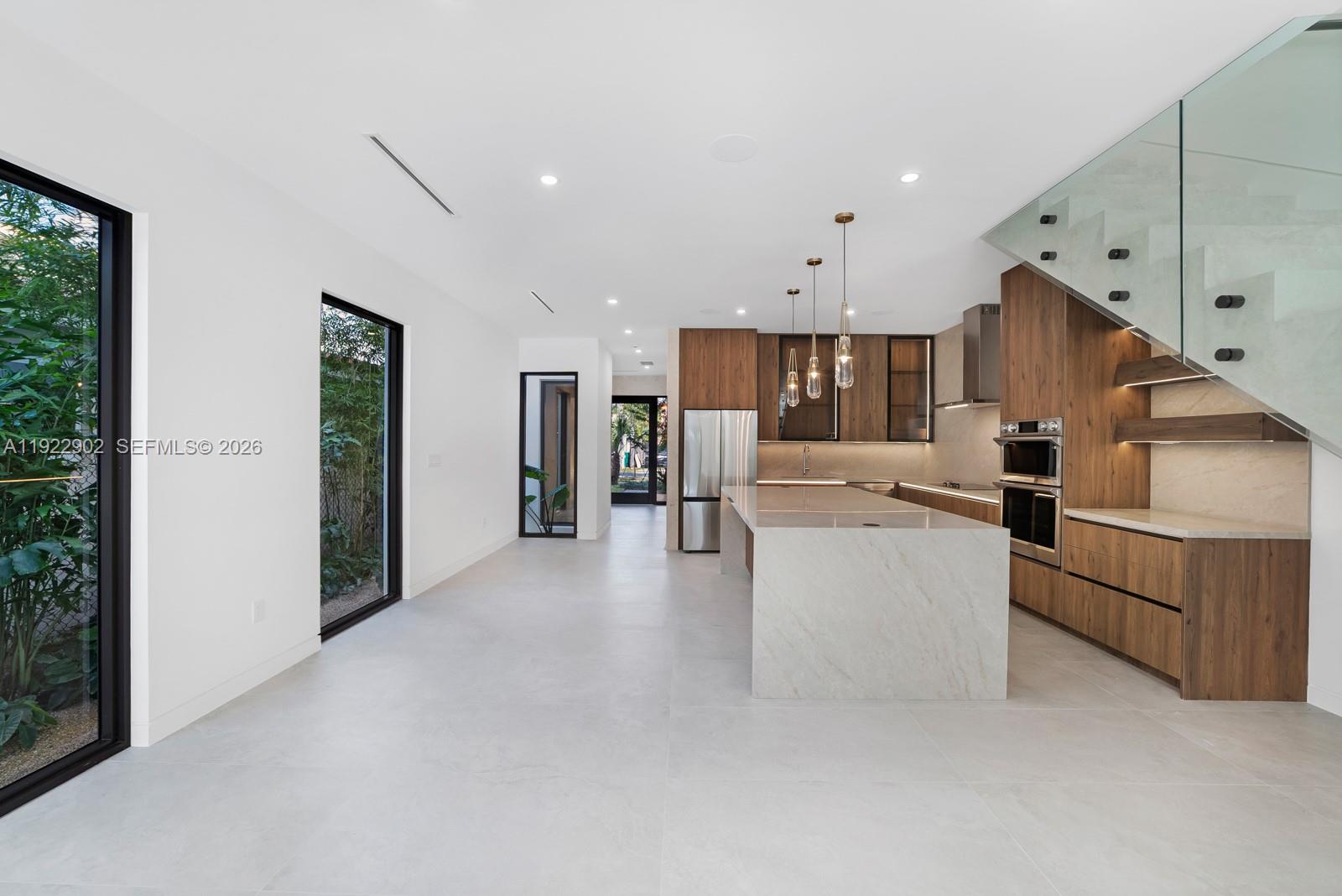 2610 SW 17th St, Miami FL 33145