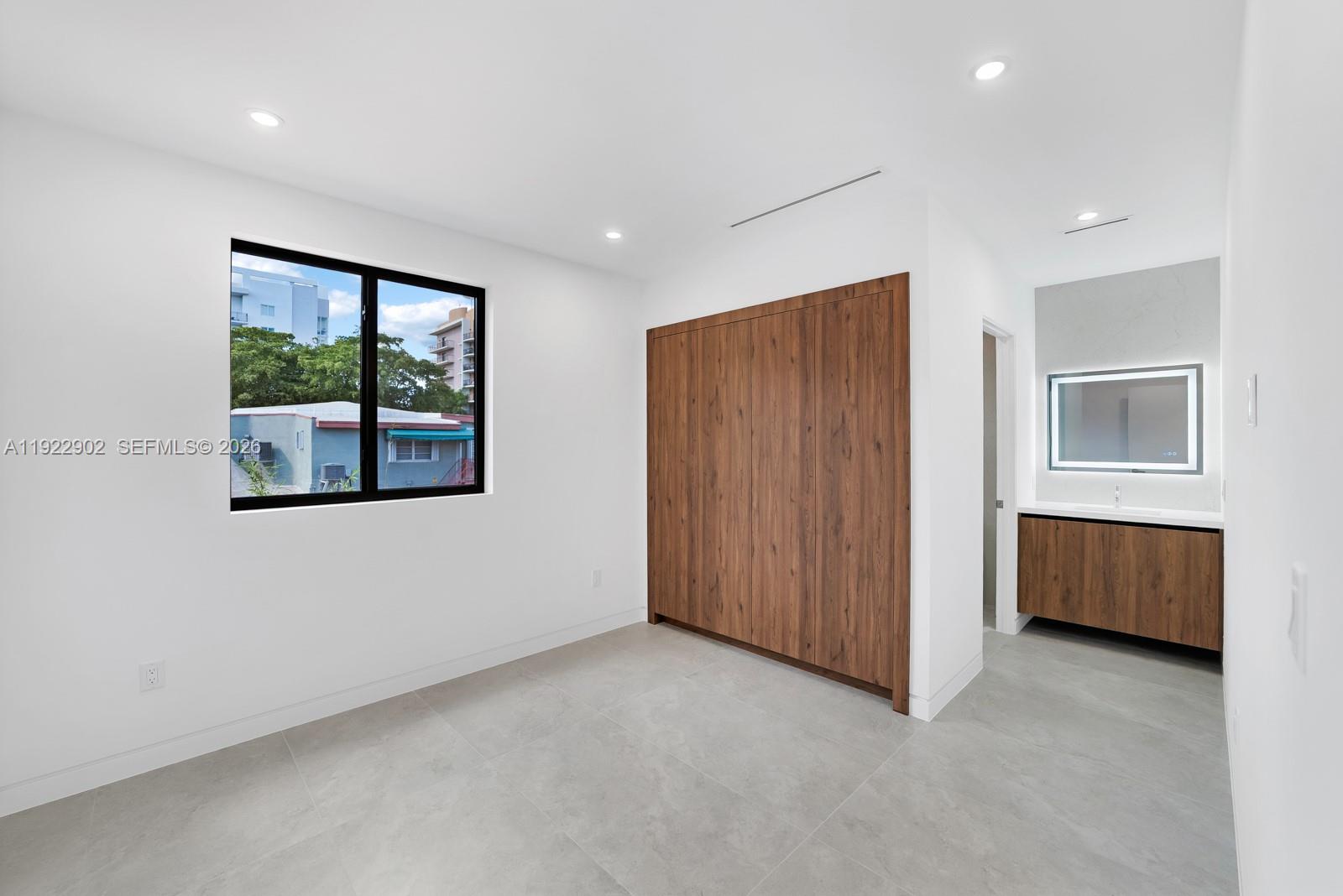 2610 SW 17th St, Miami FL 33145