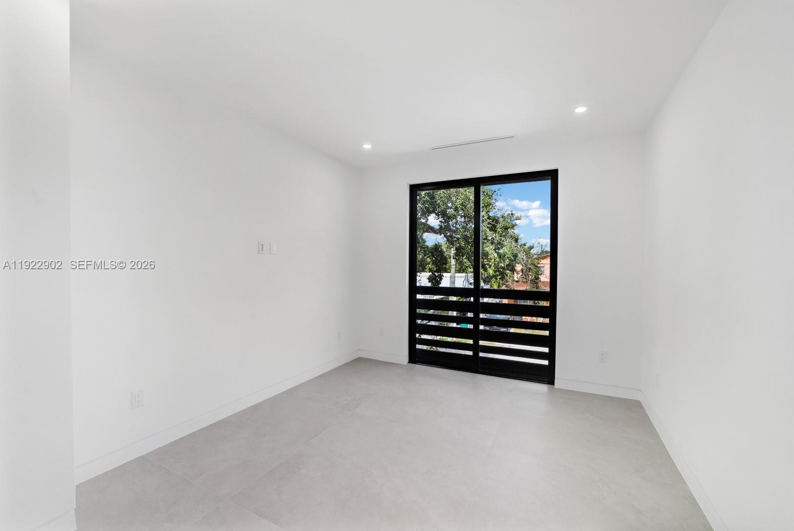 2610 SW 17th St, Miami FL 33145