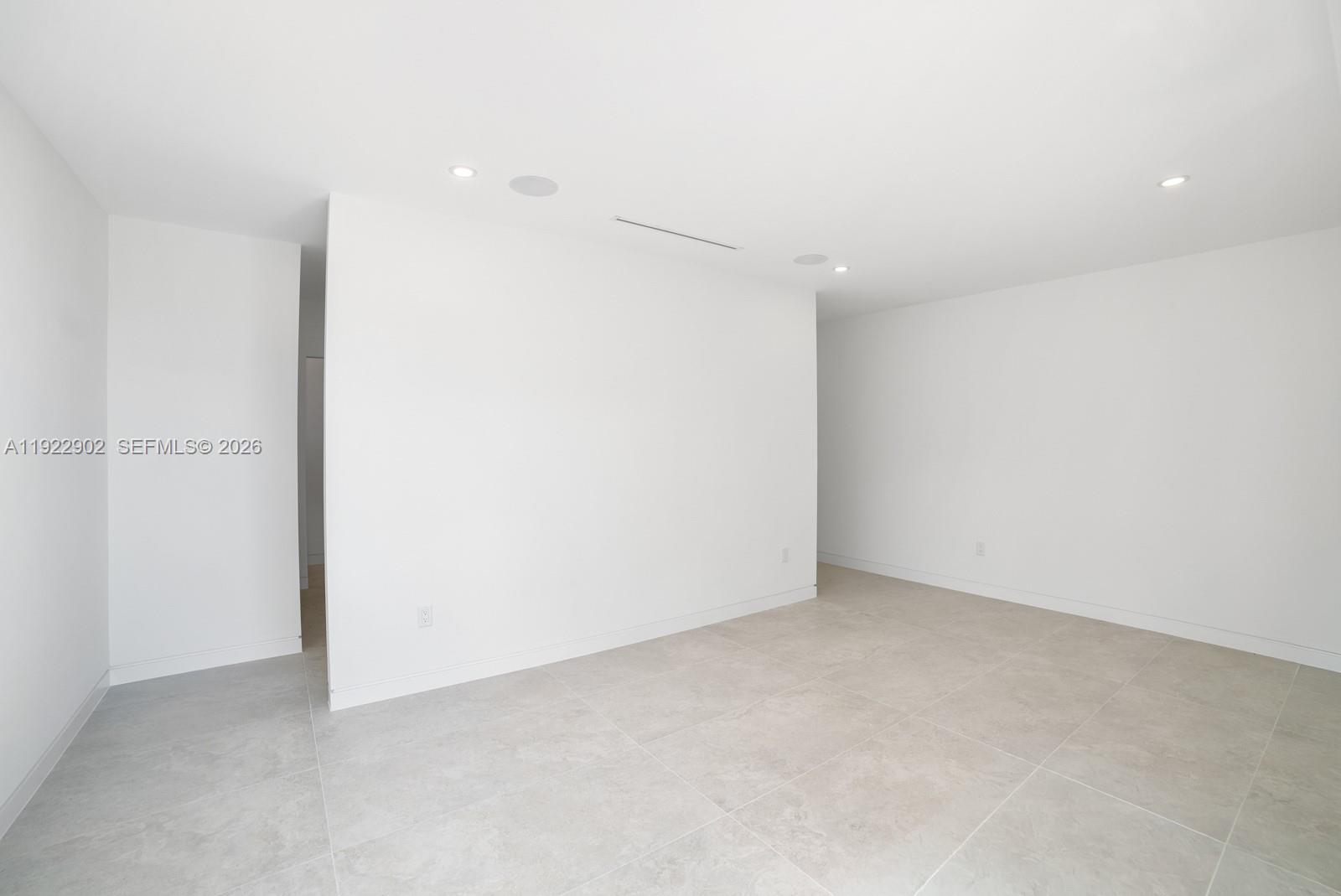 2610 SW 17th St, Miami FL 33145