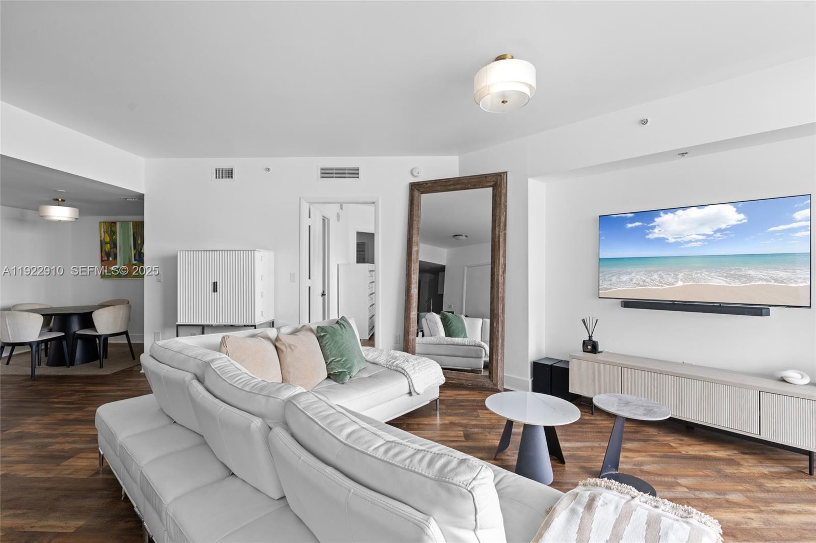 350 S Miami Ave #1803, Miami FL 33130