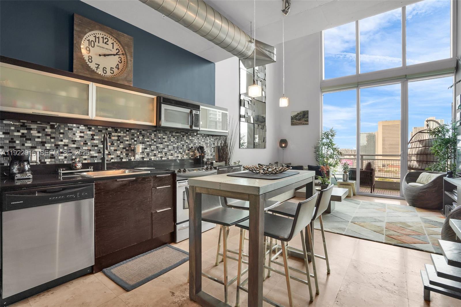 690 SW 1st Ct #2315, Miami FL 33130