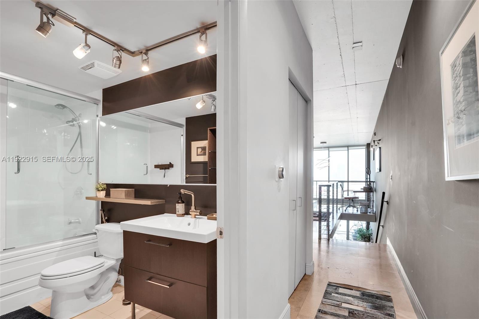 690 SW 1st Ct #2315, Miami FL 33130