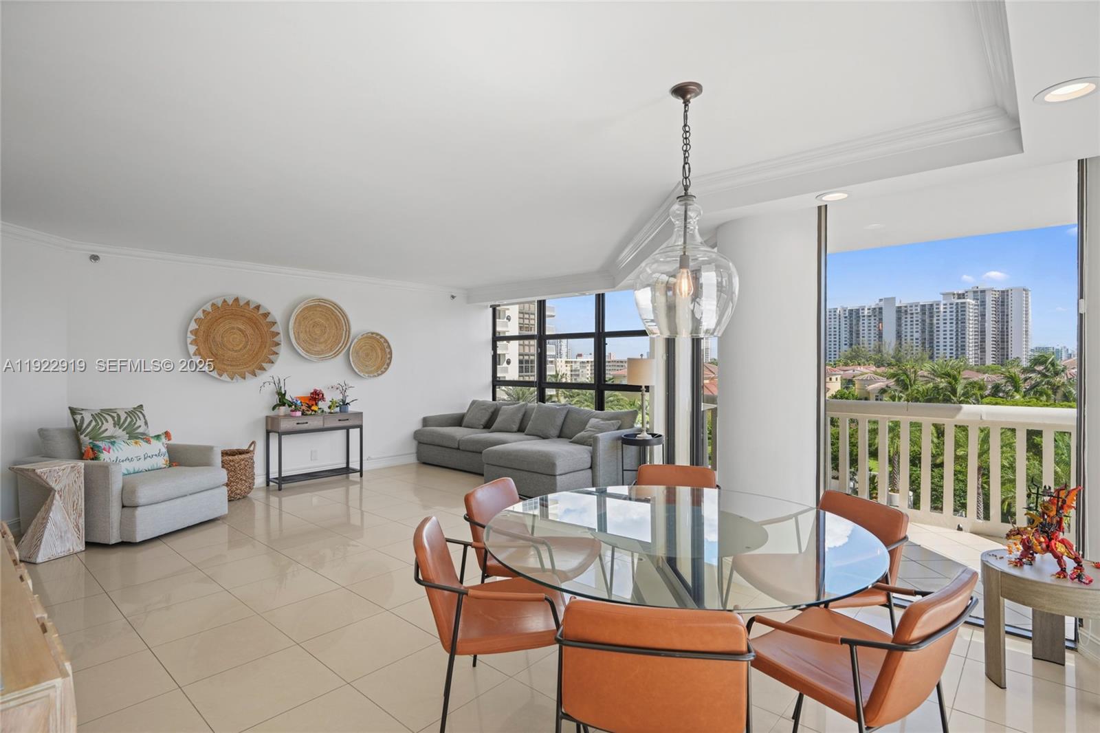 1000 W Island Blvd #504, Aventura FL 33160