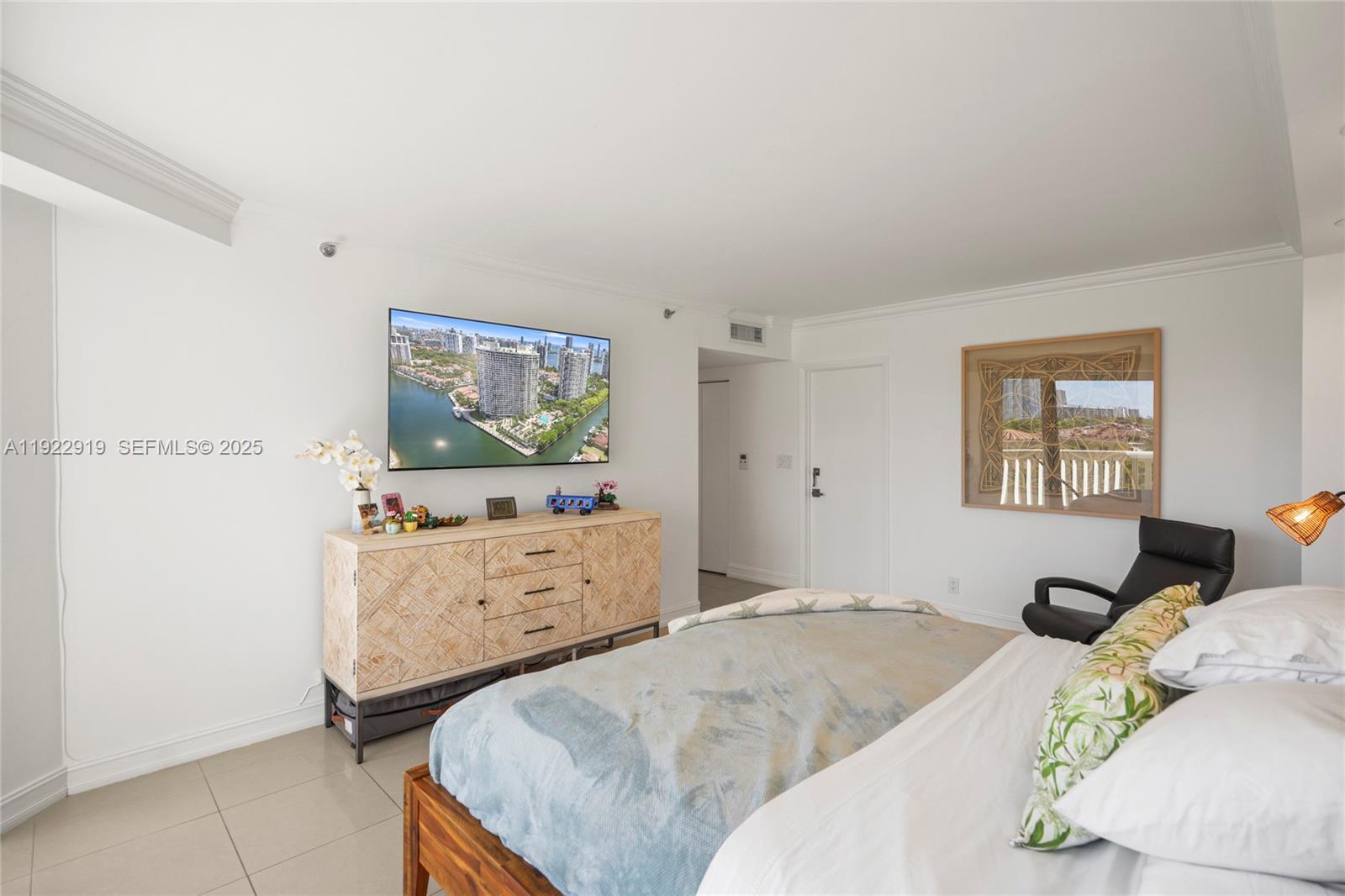 1000 W Island Blvd #504, Aventura FL 33160
