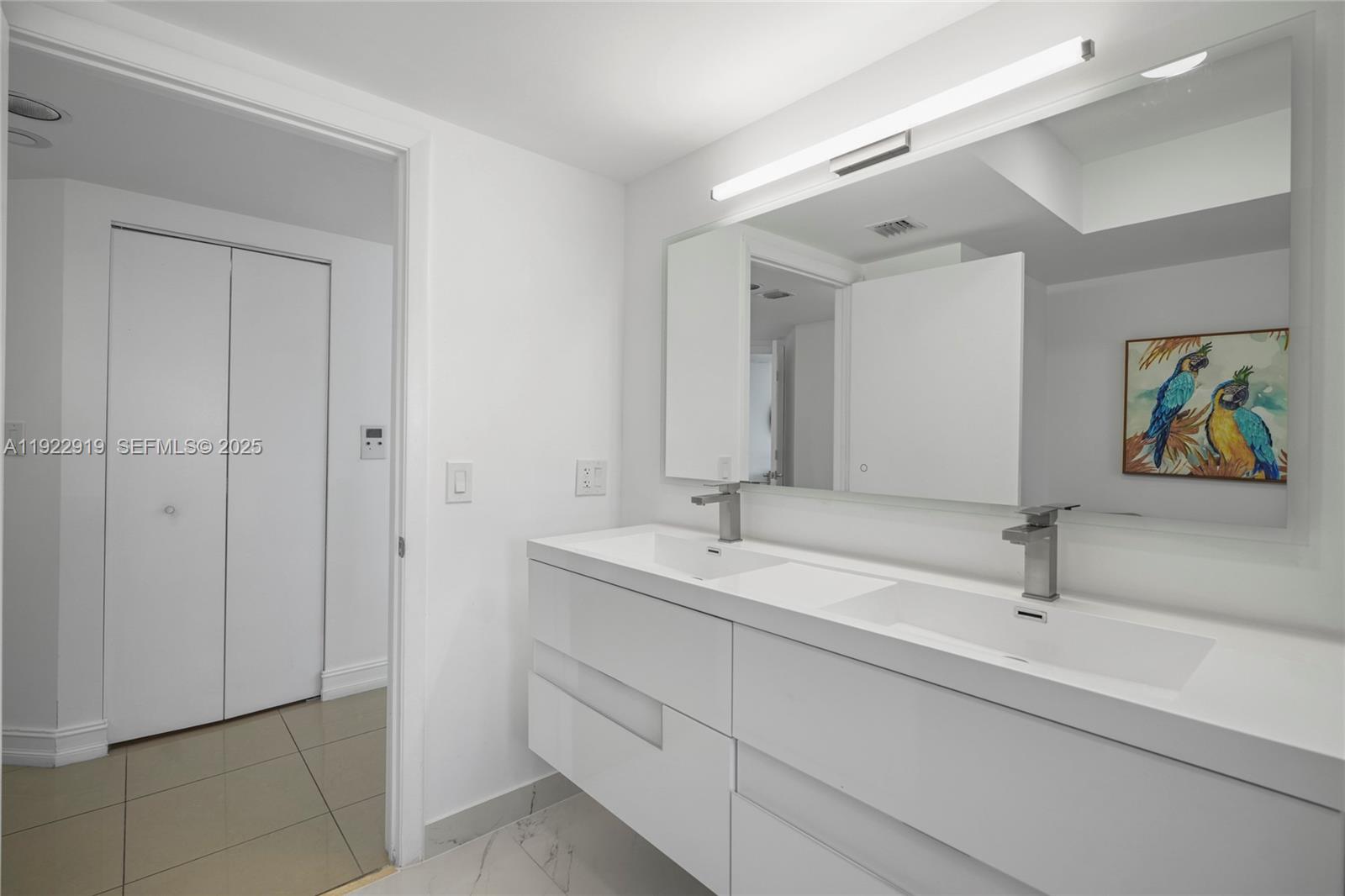1000 W Island Blvd #504, Aventura FL 33160