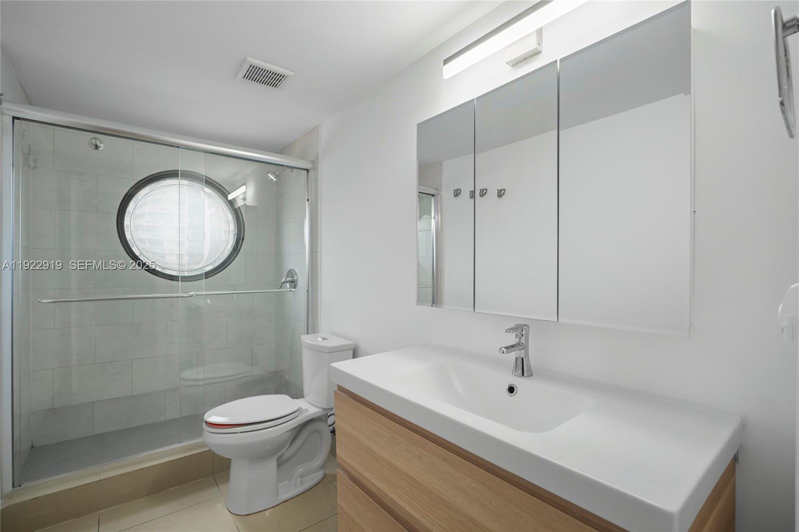 1000 W Island Blvd #504, Aventura FL 33160