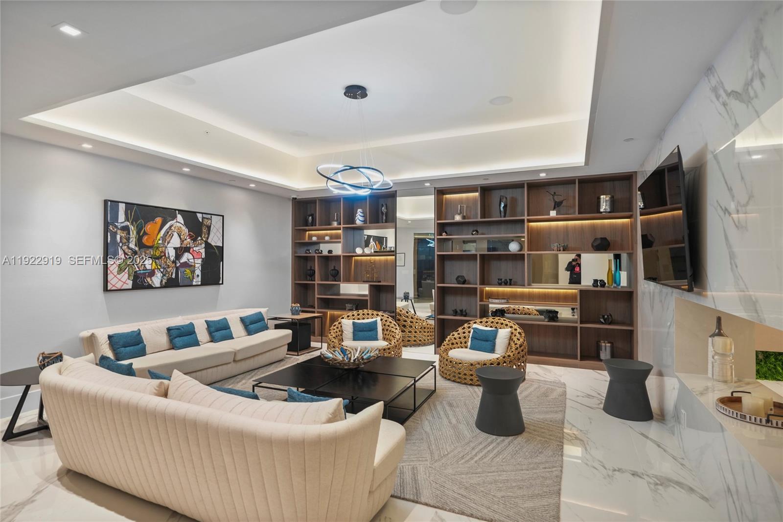 1000 W Island Blvd #504, Aventura FL 33160