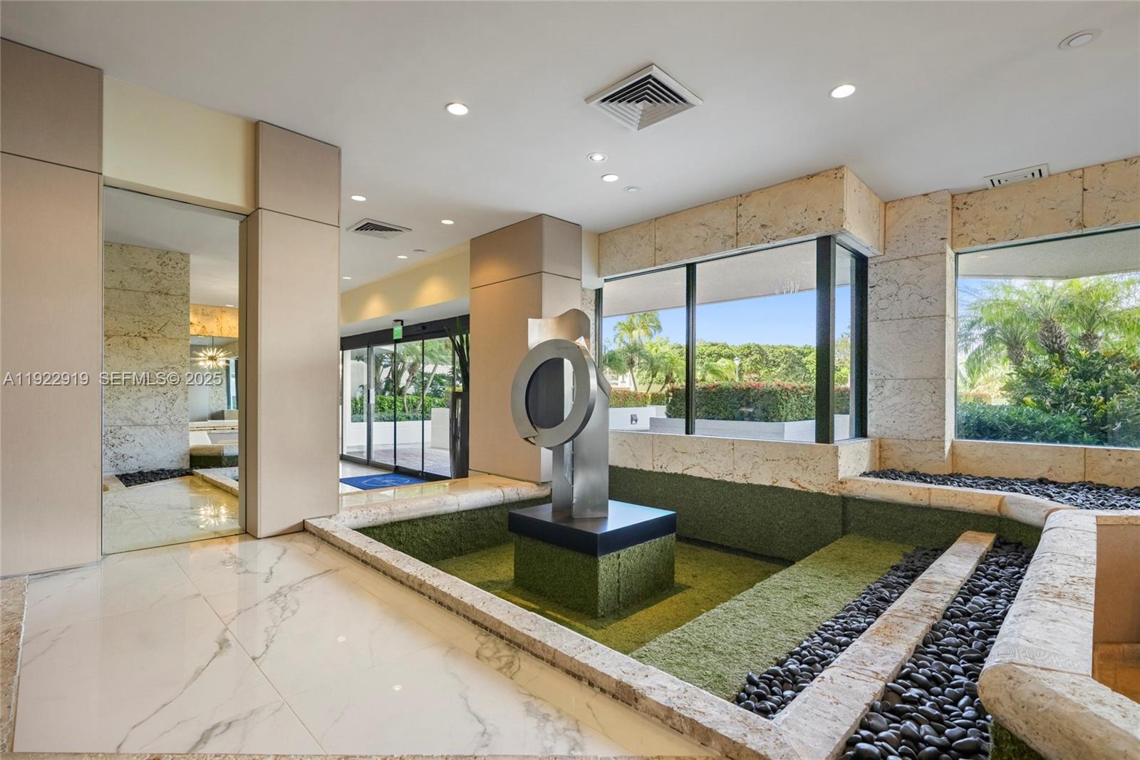 1000 W Island Blvd #504, Aventura FL 33160