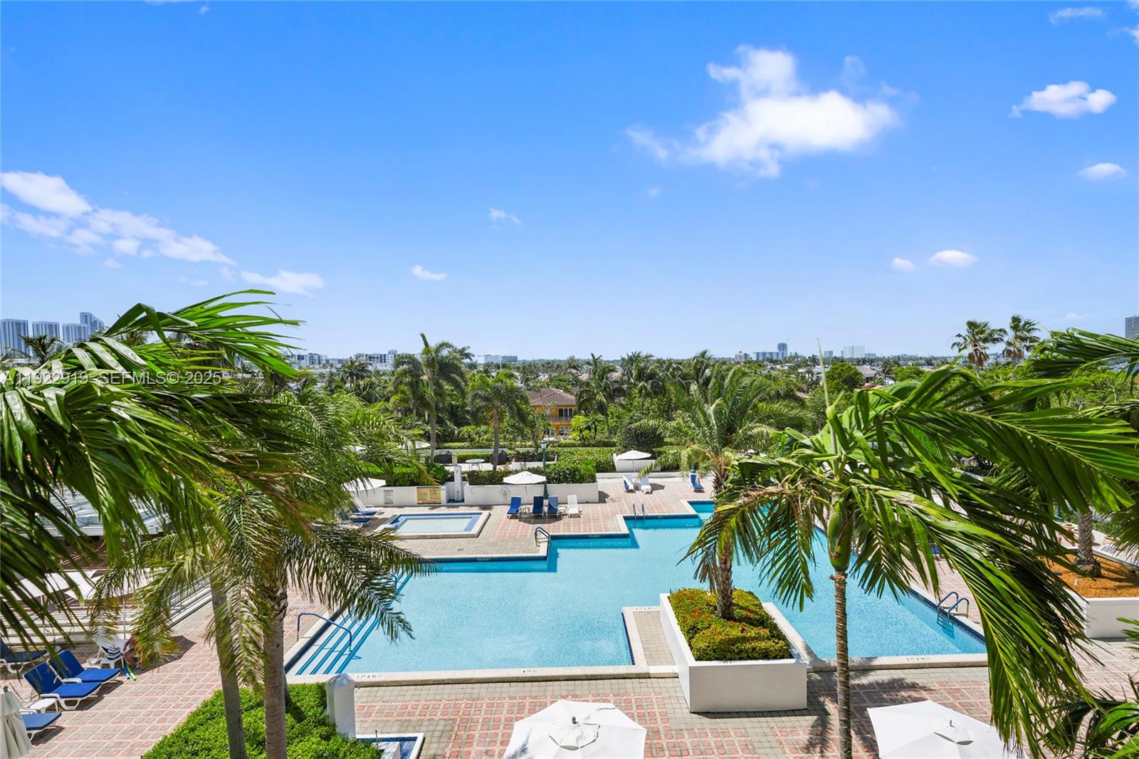 1000 W Island Blvd #504, Aventura FL 33160