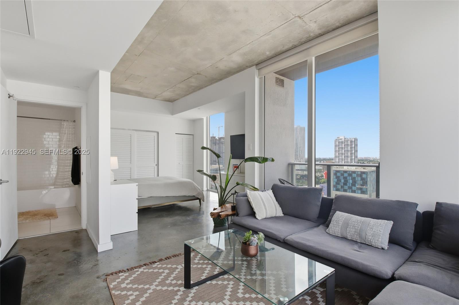 151 SE 1st St #1810, Miami FL 33131