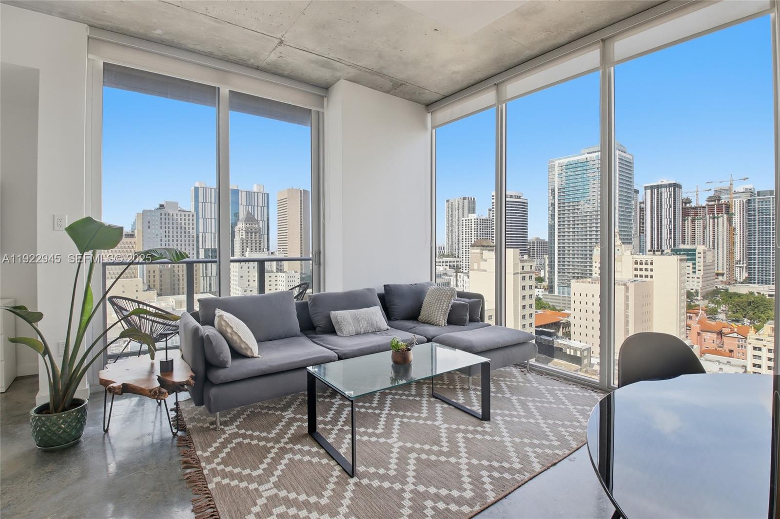 151 SE 1st St #1810, Miami FL 33131