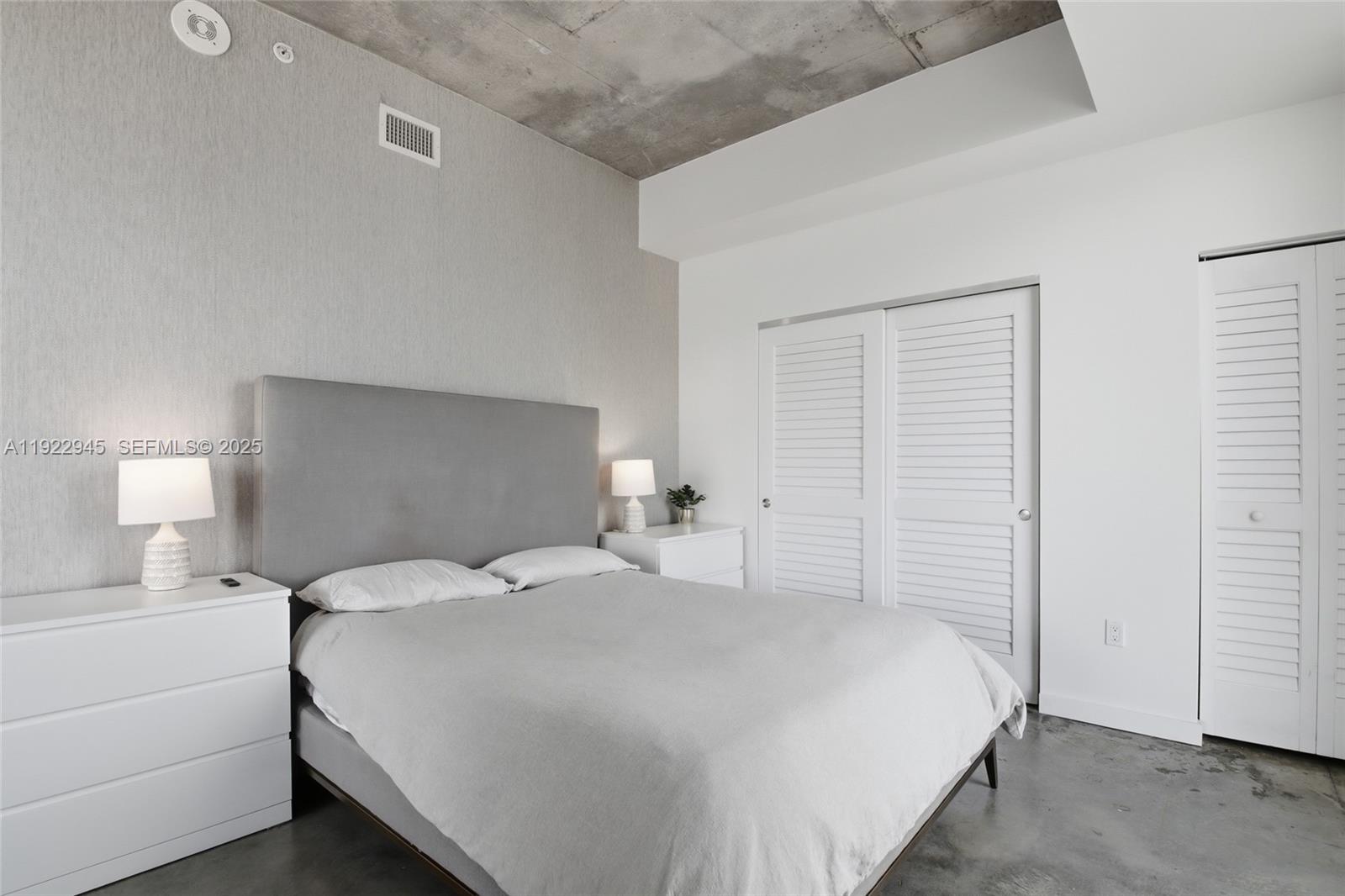 151 SE 1st St #1810, Miami FL 33131