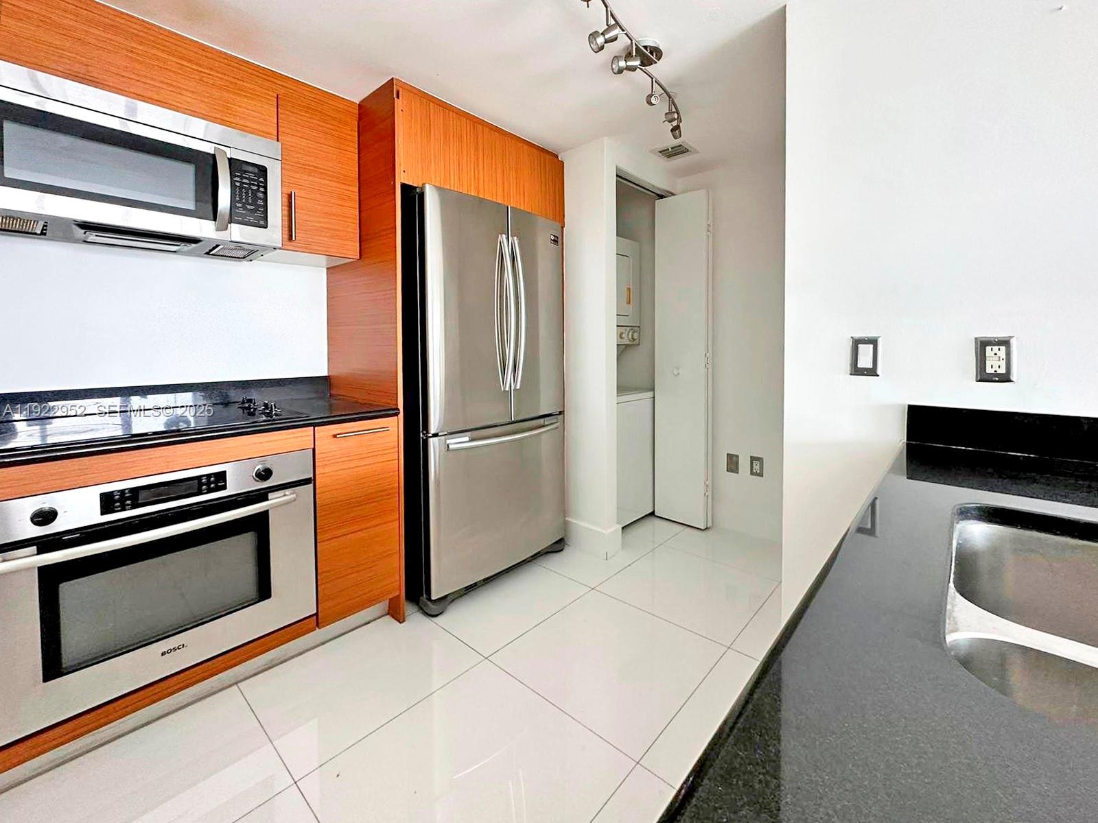 50 Biscayne Blvd #3107, Miami FL 33132