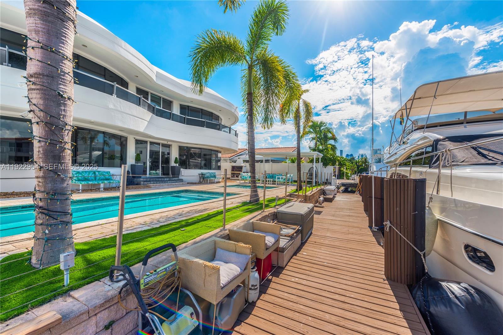 3344 NE 167th St, North Miami Beach FL 33160