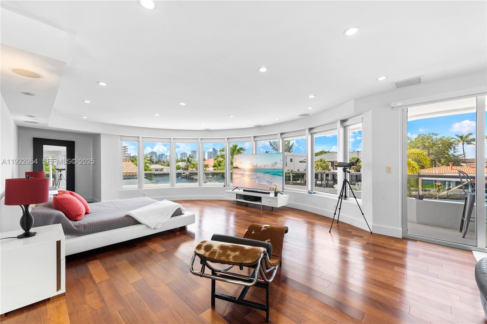 3344 NE 167th St, North Miami Beach FL 33160